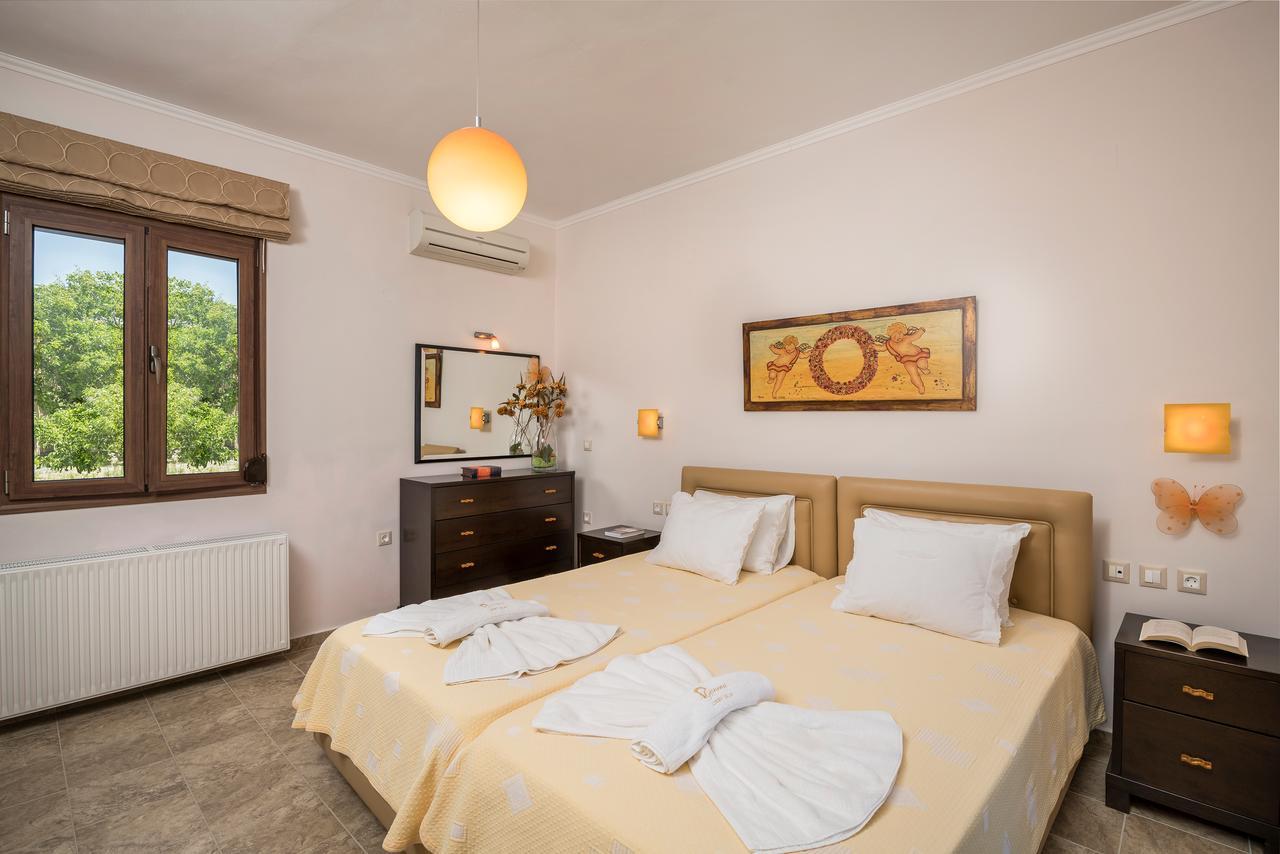 Caneva Luxury Tavronitis