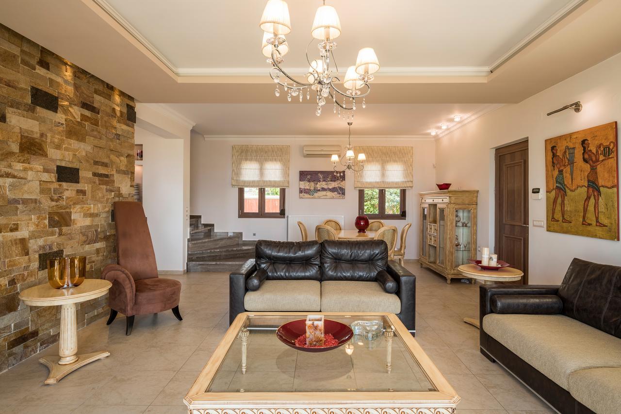 Caneva Luxury Tavronitis