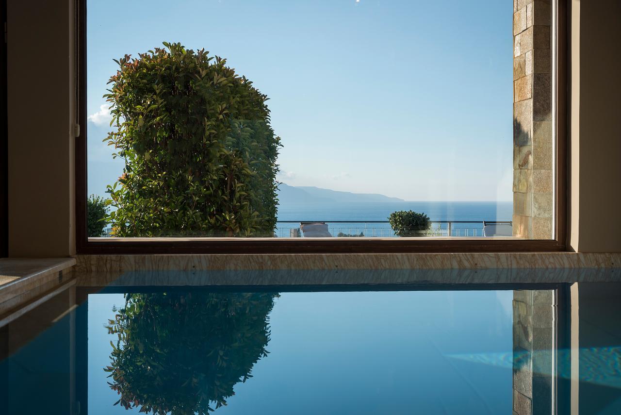 Caneva Luxury * Tavronitis